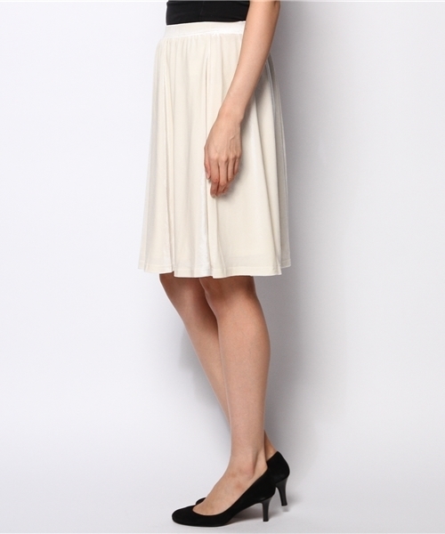 WEGO（ウィゴー）の「WEGO/ベロアミディ丈サーキュラースカート（スカート・レディース・アイボリー/グリーン/ワイン・FREE）」の4枚目の写真