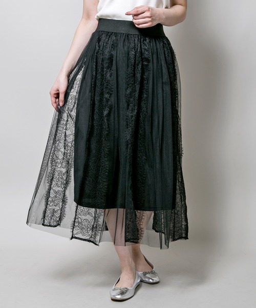 MILLION CARATS(ミリオンカラッツ)の「レースを縦にあしらったフェミニンな印象を与えてくれるチュール×レースストライプスカート(スカート・レディース・ピンク/ブラック/オフホワイト・FREE)」の2枚目の写真