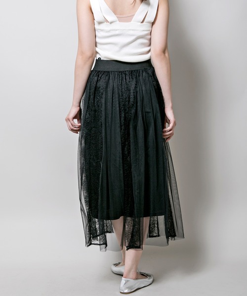 MILLION CARATS(ミリオンカラッツ)の「レースを縦にあしらったフェミニンな印象を与えてくれるチュール×レースストライプスカート(スカート・レディース・ピンク/ブラック/オフホワイト・FREE)」の14枚目の写真