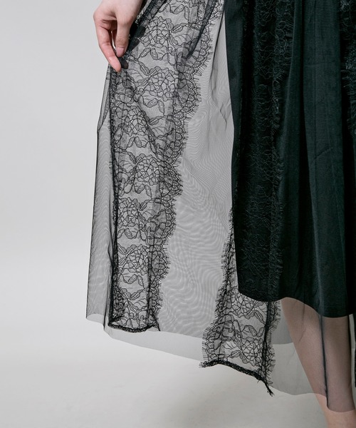 MILLION CARATS(ミリオンカラッツ)の「レースを縦にあしらったフェミニンな印象を与えてくれるチュール×レースストライプスカート(スカート・レディース・ピンク/ブラック/オフホワイト・FREE)」の13枚目の写真