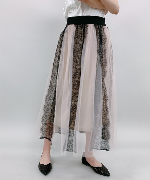 MILLION CARATS(ミリオンカラッツ)の「レースを縦にあしらったフェミニンな印象を与えてくれるチュール×レースストライプスカート(スカート・レディース・ピンク/ブラック/オフホワイト・FREE)」の12枚目の写真