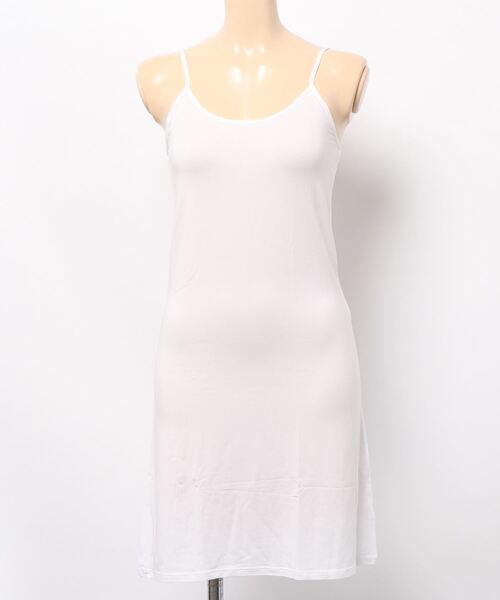 PEACH JOHN（ピーチジョン）の「【ワンピのインにマスト！柔らかく肌に沿うひざ上丈スリップ】ＮＥＷスリークライナースリップ（インナーウェア/肌着・レディース・ブラック/ホワイト/モカ・MEDIUM/LARGE）」の8枚目の写真