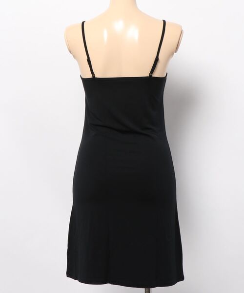 PEACH JOHN（ピーチジョン）の「【ワンピのインにマスト！柔らかく肌に沿うひざ上丈スリップ】ＮＥＷスリークライナースリップ（インナーウェア/肌着・レディース・ブラック/ホワイト/モカ・MEDIUM/LARGE）」の7枚目の写真