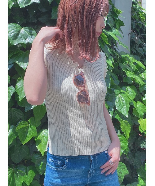 one way（ワンウェイ）の「フリンジノースリーブニット（ニット/セーター・レディース・ベージュ/ブラック/オレンジ/ライトブラウン/ブラウン系その他・FREE）」の8枚目の写真