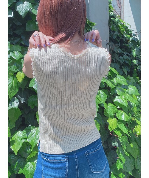 one way（ワンウェイ）の「フリンジノースリーブニット（ニット/セーター・レディース・ベージュ/ブラック/オレンジ/ライトブラウン/ブラウン系その他・FREE）」の17枚目の写真