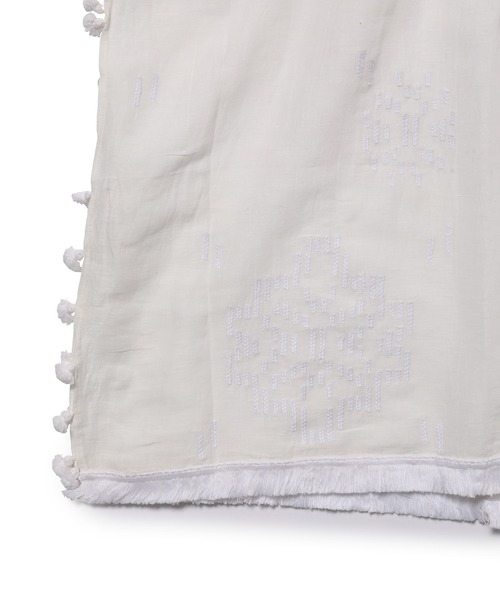 ADAM ET ROPE'（アダムエロペ）の「【BENARAS by CITRUS】 Cmodified Shorter w/ponpon（ワンピース・レディース・ホワイト/ブラック・1）」の11枚目の写真