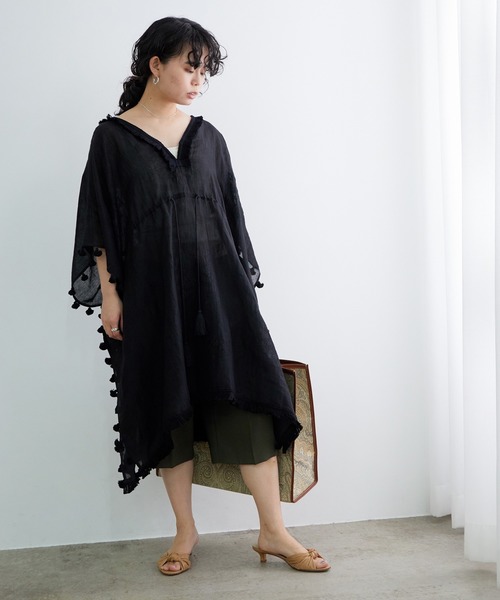 ADAM ET ROPE'（アダムエロペ）の「【BENARAS by CITRUS】 Cmodified Shorter w/ponpon（ワンピース・レディース・ホワイト/ブラック・1）」の16枚目の写真