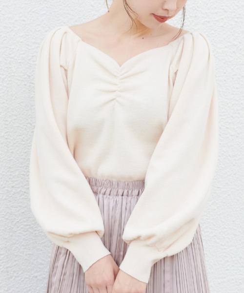 one after another NICE CLAUP(ワンアフターアナザーナイスクラップ)の「フロントギャザーニット(ニット/セーター・レディース・アイボリー/ブラック/ベージュ/ラベンダー/ベージュ系その他・FREE)」の2枚目の写真