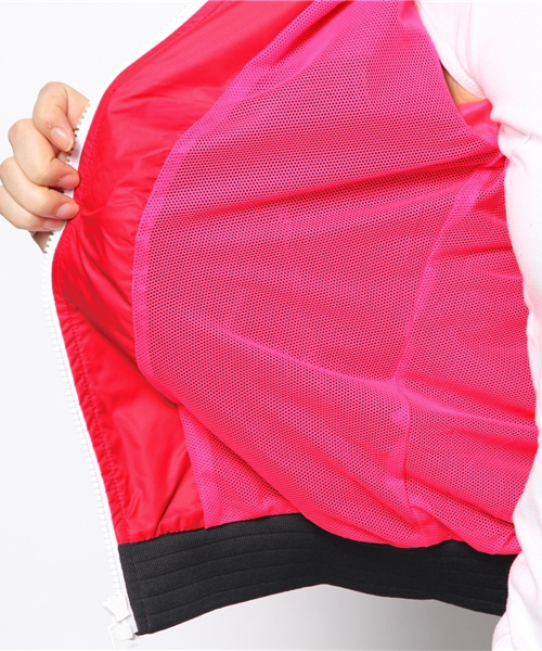 NIKE(ナイキ)の「ウィメンズ ナイキ ウィンドランナー ナイロン ウィンドブレーカー NIKE WINDRUNNER 545909(ナイロンジャケット・レディース・ピンク/パープル/ブルー・SMALL/MEDIUM/LARGE)」の13枚目の写真