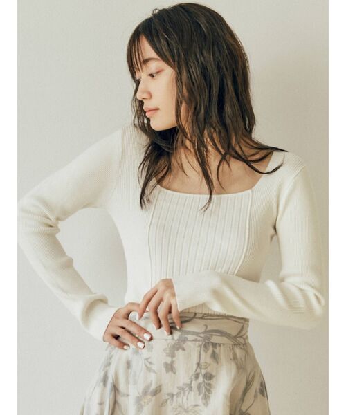 MURUA(ムルーア)の「ランダムリブニットトップス(ニット/セーター・レディース・ブラック/ベージュ/オフホワイト・FREE)」の5枚目の写真