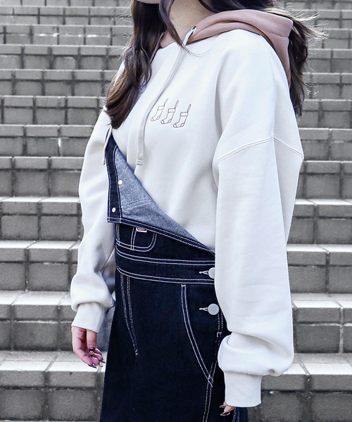 PairPair(ペアペア)の「配色フーディーBIGパーカー(ユニセックス)(パーカー・レディース・ブラウン/ブルー/アイボリー・FREE)」の4枚目の写真