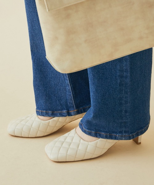 MADEMOISELLE ROPE'(マドモアゼル ロペ)の「【秋まで使える】キルティングスクエアトゥパンプス(パンプス・レディース・オフホワイト/ブラック・35.5/36.5/37.5)」の20枚目の写真