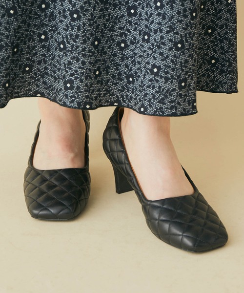 MADEMOISELLE ROPE'(マドモアゼル ロペ)の「【秋まで使える】キルティングスクエアトゥパンプス(パンプス・レディース・オフホワイト/ブラック・35.5/36.5/37.5)」の21枚目の写真