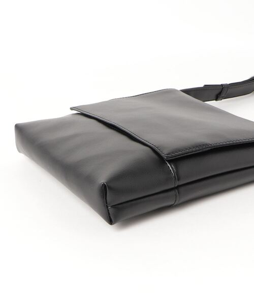 WEGO（ウィゴー）の「WEGO/フェイクレザーフラップショルダーバッグ（ショルダーバッグ・メンズ・ブラック・FREE）」の8枚目の写真