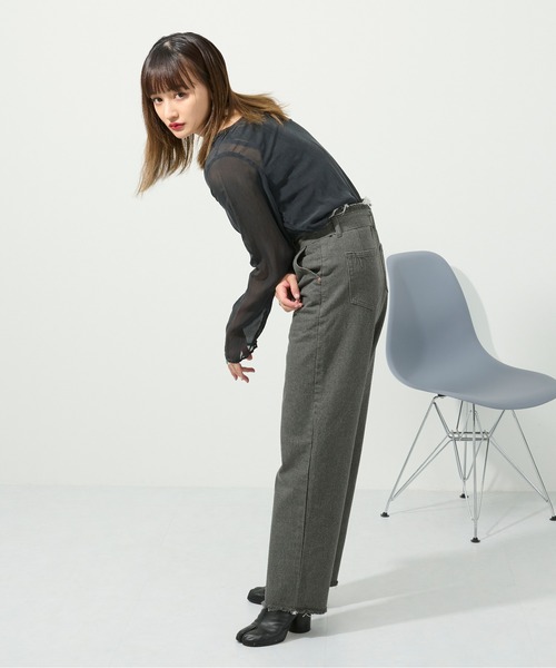 M nort（エムノート）の「【わたなべ麻衣プロデュース】岡山デニム ベルトデニムパンツ（デニムパンツ・レディース・チャコールグレー/インディゴブルー・SMALL/MEDIUM）」の2枚目の写真