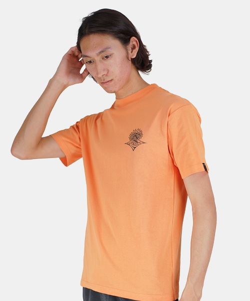 rip curl(リップカール)の「【RIP CURL リップカール】バックプリント半袖Tシャツ / ユニセックス(Tシャツ/カットソー・メンズ・ホワイト/ブラック/オレンジ・MEDIUM/LARGE)」の7枚目の写真