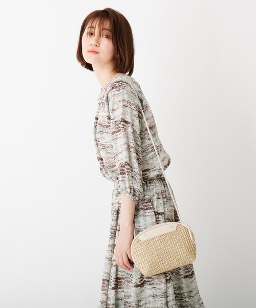 AG by aquagirl（エージーバイアクアガール）の「◆PPシェル型ミニショルダー（ショルダーバッグ・レディース・ブラック/オフホワイト/キャメル・00）」の10枚目の写真