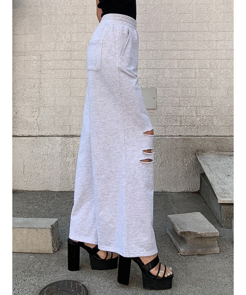 EGOIST（エゴイスト）の「ダメージスウェットワイドＰＴ（スウェットパンツ・レディース・ライトグレー/ブラック/パープル・FREE）」の6枚目の写真