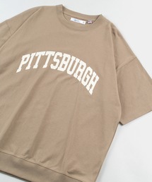 make a ray!（メイク ア レイ！）の「カレッジロゴ USA コットン バックプリントTシャツ/ オーバーサイズ（Tシャツ/カットソー・メンズ）」