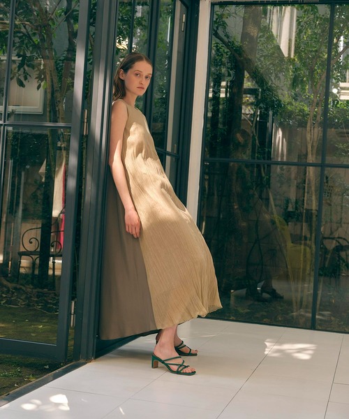 city（シティ）の「【CITY】リネンワッシャープリーツワンピース（ワンピース・レディース・ベージュ/ブラック・2/1）」の3枚目の写真