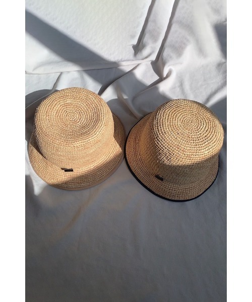 MANIERA（マニエラ）の「ラフィアコマ編みバケットハット（ハット・レディース・ベージュ/ネイビー・FREE）」の6枚目の写真