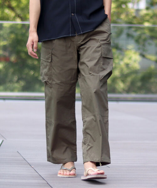 BEAMS LIGHTS(ビームスライツ)の「BEAMS LIGHTS / リップストップ カーゴ パンツ(カーゴパンツ・メンズ・ネイビー/オフホワイト/オリーブ・SMALL/MEDIUM/LARGE)」の3枚目の写真