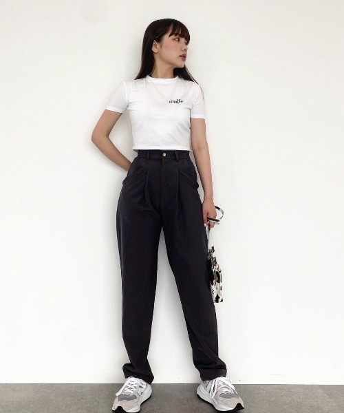 emutto（エミュット）の「【オリジナル】emuttoﾛｺﾞ ﾁﾋﾞTｼｬﾂ（Tシャツ/カットソー・レディース・ホワイト/チャコールグレー・FREE）」の4枚目の写真