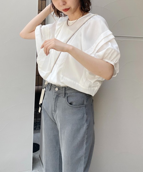 CAPRICIEUX LE