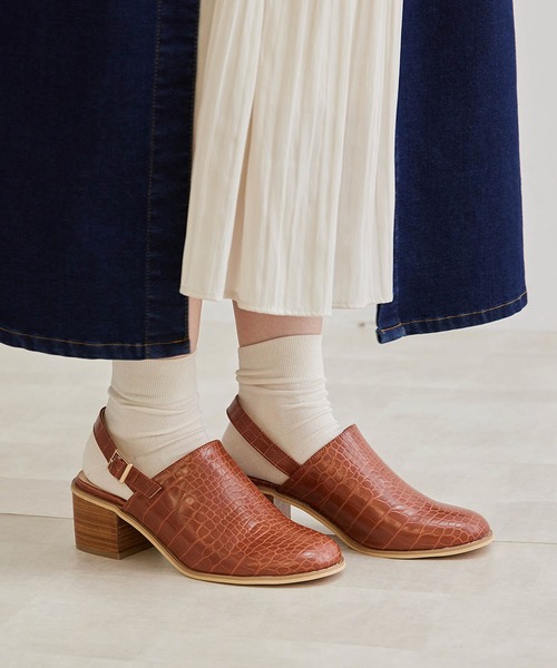 ROPE' PICNIC（ロペピクニック）の「クロコ型押しサボサンダル（サンダル・レディース・ブラック/キャメル・23.0cm/23.5cm/24.0cm/24.5cm）」の11枚目の写真