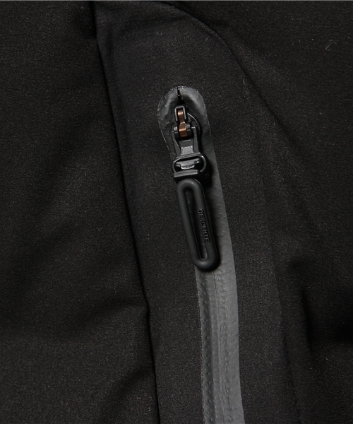 DESCENTE(デサント)の「デサント 水沢ダウン マウンテニアー DESCENTE MIZUSAWA DOWN(ダウンジャケット/コート・メンズ・ブラック・MEDIUM/LARGE)」の10枚目の写真