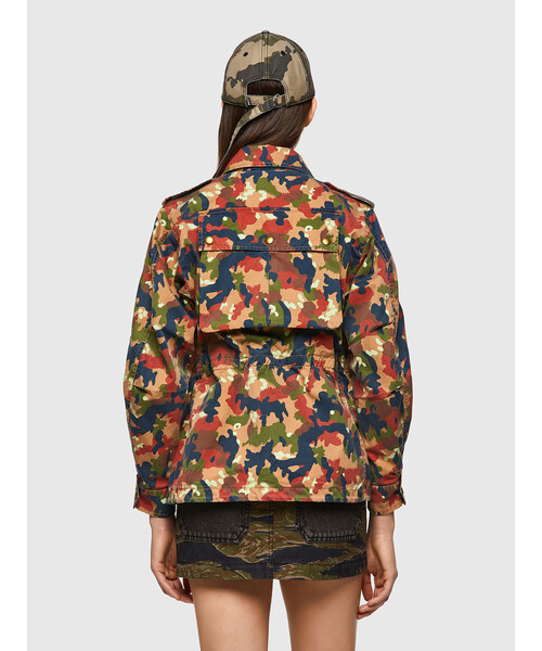 DIESEL(ディーゼル)の「レディース ミリタリージャケット 刺繍 カモフラ(ミリタリージャケット・レディース・ベージュ系その他・X-SMALL/SMALL/LARGE/MEDIUM)」の4枚目の写真