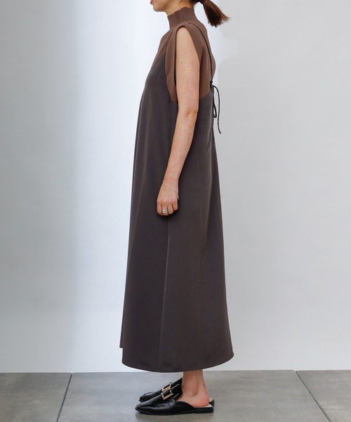 COLONY 2139（コロニートゥーワンスリーナイン）の「マットサテンキャミワンピース（ワンピース・レディース・チャコールグレー/ベージュ/グリーン・FREE）」の21枚目の写真