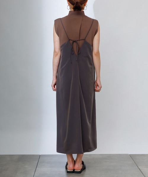 COLONY 2139（コロニートゥーワンスリーナイン）の「マットサテンキャミワンピース（ワンピース・レディース・チャコールグレー/ベージュ/グリーン・FREE）」の6枚目の写真