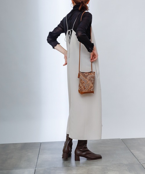 COLONY 2139（コロニートゥーワンスリーナイン）の「マットサテンキャミワンピース（ワンピース・レディース・チャコールグレー/ベージュ/グリーン・FREE）」の4枚目の写真