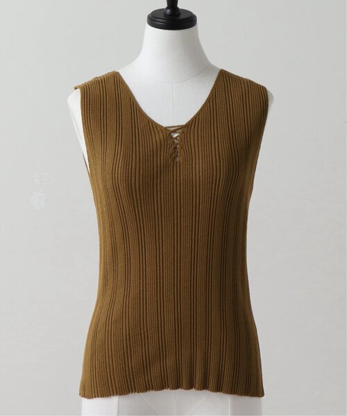 RAY CASSIN(レイカズン)の「フロントレースアップニットタンク(ニット/セーター・レディース・キャメル/スミクロ/キナリ・FREE)」の8枚目の写真