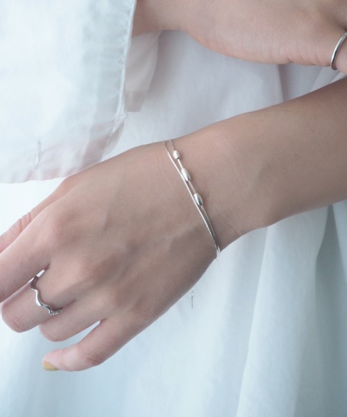 Jenny BY IMMANOEL（ジェニーバイイマノエル）の「silver925 2連デザインブレス（ブレスレット・レディース・シルバー/ゴールド・FREE）」の2枚目の写真
