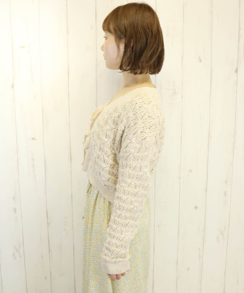 Clice de Paris（クリシェドゥパリス）の「K/フロントリボンカーディガン（カーディガン/ボレロ・レディース・アイボリー/ブラック/ピンク・ONESIZE）」の4枚目の写真