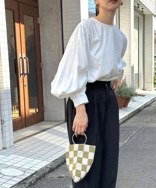 select MOCA by son（セレクトモカバイソン）の「ボリュームスリーブブラウス（シャツ/ブラウス・レディース・ホワイト/ブラック/テラコッタ/カーキ/グレイッシュベージュ/グレイッシュブルー・FREE/LARGE/SMALL）」の10枚目の写真