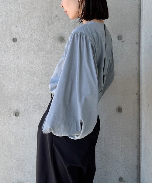 select MOCA by son（セレクトモカバイソン）の「ボリュームスリーブブラウス（シャツ/ブラウス・レディース・ホワイト/ブラック/テラコッタ/カーキ/グレイッシュベージュ/グレイッシュブルー・FREE/LARGE/SMALL）」の20枚目の写真