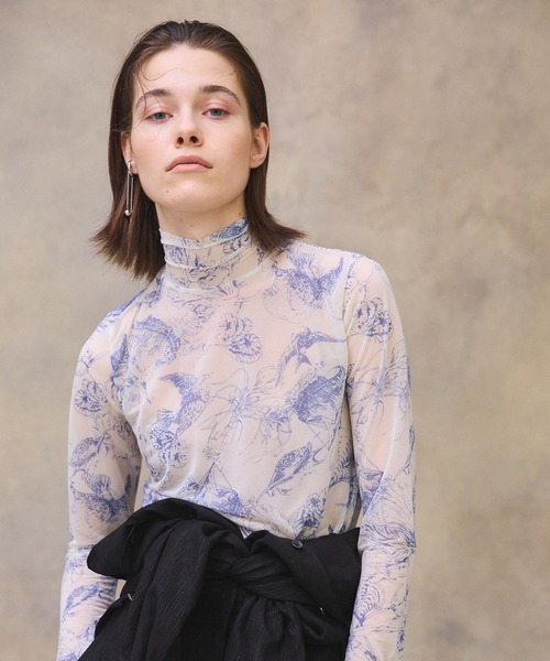 PUBLIC TOKYO(パブリックトウキョウ)の「Jouy プリントシアーハイネック /ウォッシャブル(Tシャツ/カットソー・レディース・ブラウン/ホワイト・FREE)」の15枚目の写真