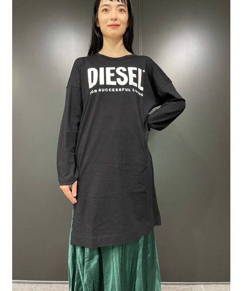 DIESEL（ディーゼル）の「レディース サステナブル コットン ワンピース ディーゼル ロゴ 長袖（ワンピース・レディース・ダークグリーン/ブラック/ホワイト・LARGE/SMALL/X-SMALL/MEDIUM）」の4枚目の写真
