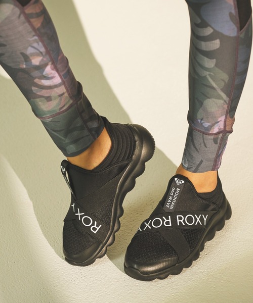 ROXY（ロキシー）の「ON THE MOVE 4/ロキシーゴムバンドスニーカー（スニーカー・レディース・ブラック系その他2/ブラック/ブラック系その他・24.5cm/25cm/23cm/23.5cm/24cm）」の3枚目の写真