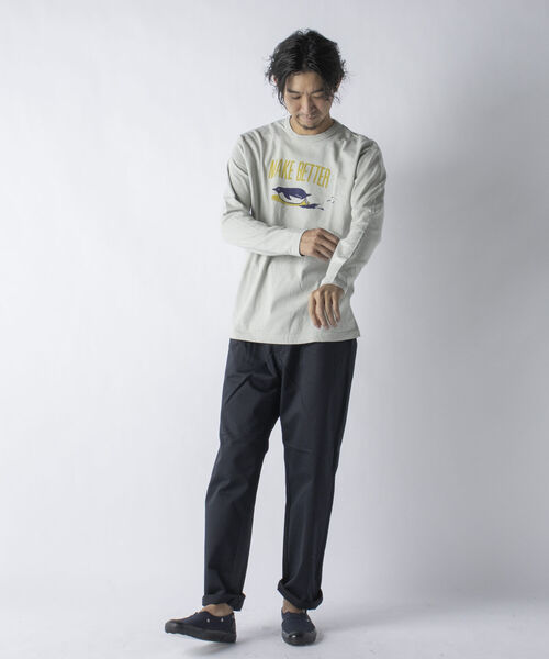 BARNS OUTFITTERS（バーンズアウトフィッターズ）の「【BARNS OUTFITTERS/バーンズアウトフィッターズ】別注プリント ロングスリーブTシャツ ロンT（Tシャツ/カットソー・メンズ・ライトグレー/ホワイト・L/S/M）」の4枚目の写真