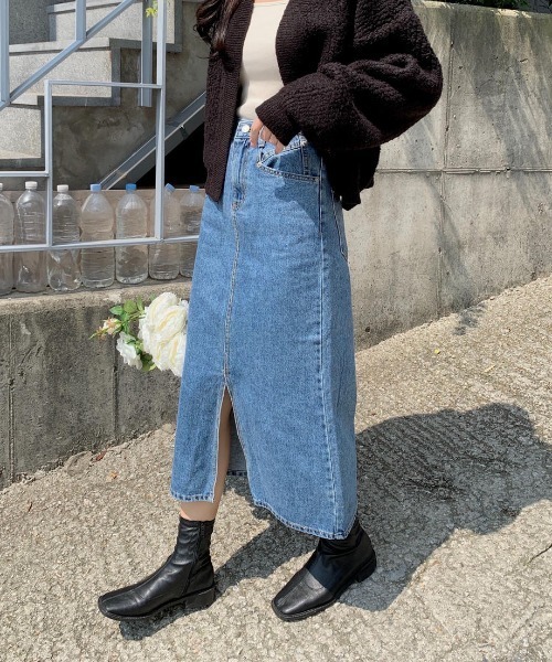 mood for a day(ムードフォーアデイ)の「always denim skirt / スリットデニムスカート(デニムスカート・レディース・ブルー・SMALL/MEDIUM)」の12枚目の写真