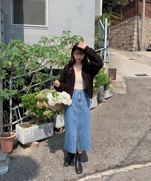 mood for a day(ムードフォーアデイ)の「always denim skirt / スリットデニムスカート(デニムスカート・レディース・ブルー・SMALL/MEDIUM)」の14枚目の写真