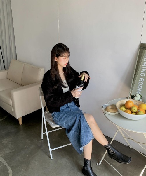 mood for a day(ムードフォーアデイ)の「always denim skirt / スリットデニムスカート(デニムスカート・レディース・ブルー・SMALL/MEDIUM)」の4枚目の写真