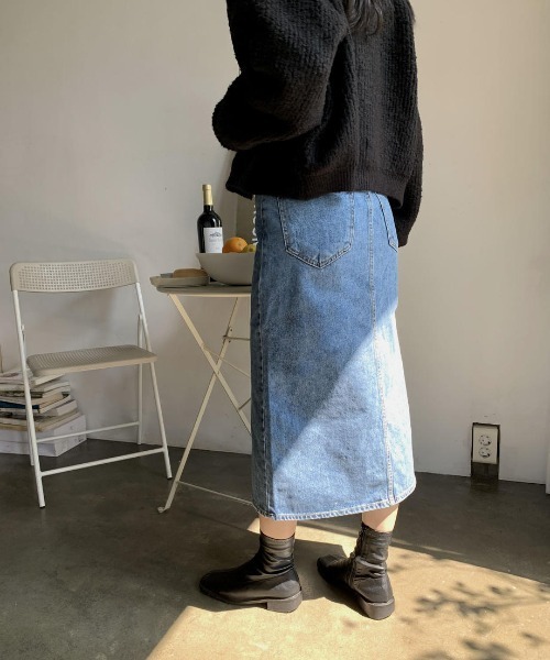 mood for a day(ムードフォーアデイ)の「always denim skirt / スリットデニムスカート(デニムスカート・レディース・ブルー・SMALL/MEDIUM)」の7枚目の写真