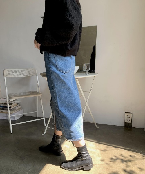mood for a day(ムードフォーアデイ)の「always denim skirt / スリットデニムスカート(デニムスカート・レディース・ブルー・SMALL/MEDIUM)」の11枚目の写真
