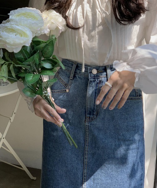 mood for a day(ムードフォーアデイ)の「always denim skirt / スリットデニムスカート(デニムスカート・レディース・ブルー・SMALL/MEDIUM)」の3枚目の写真