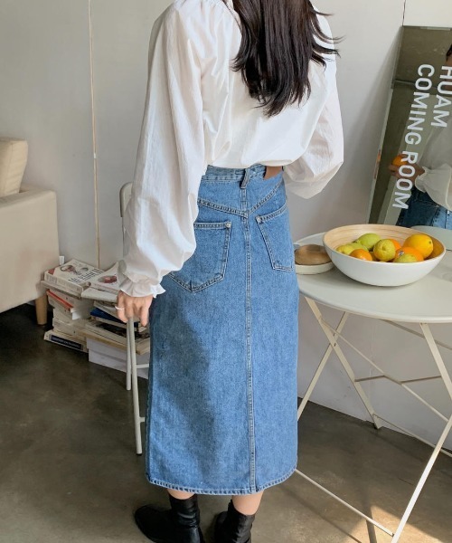 mood for a day(ムードフォーアデイ)の「always denim skirt / スリットデニムスカート(デニムスカート・レディース・ブルー・SMALL/MEDIUM)」の5枚目の写真